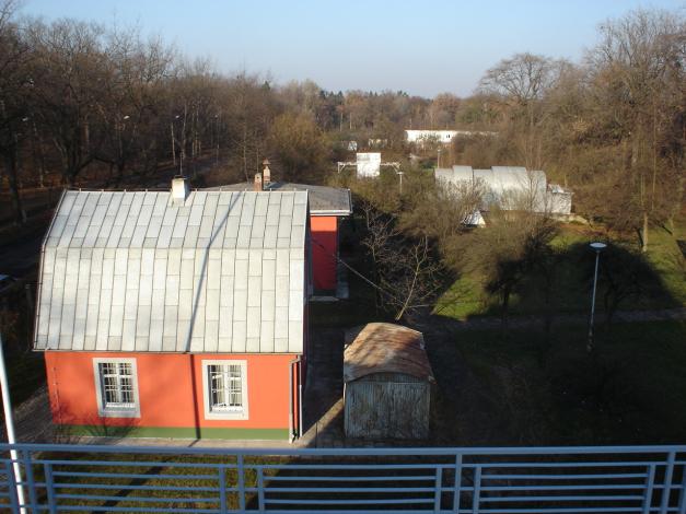 Widok z tarasu głównego budynku.